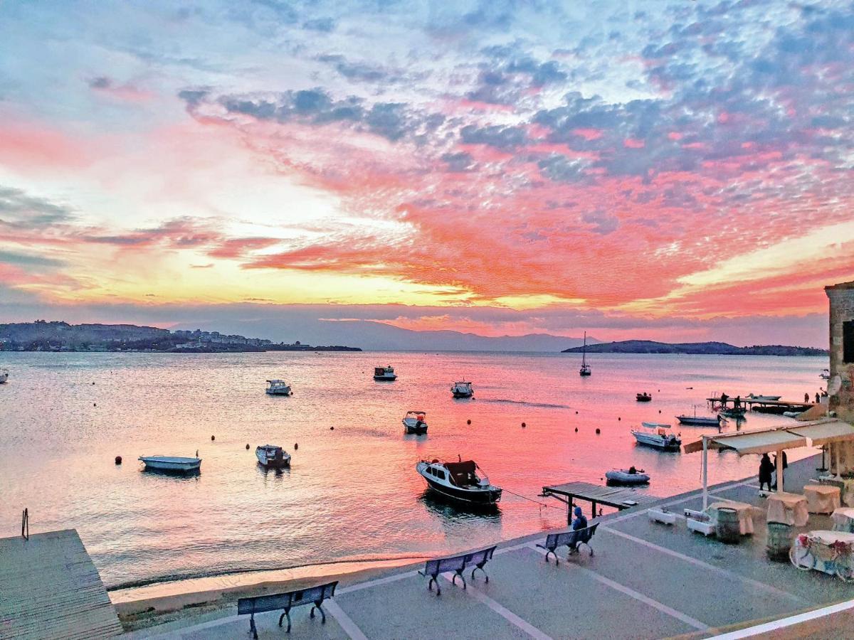 Midilli Konak Foça Exteriör bild