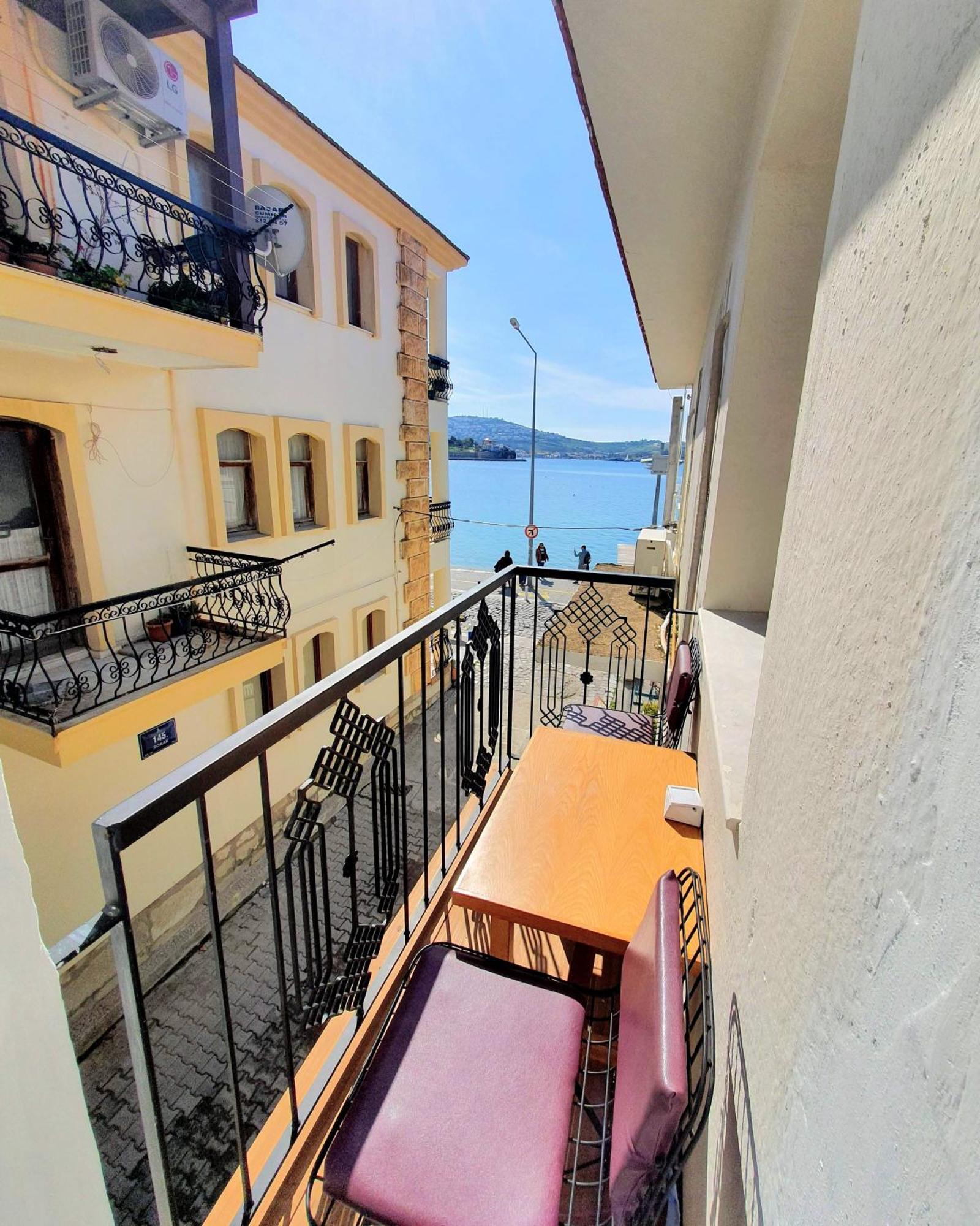 Midilli Konak Foça Exteriör bild